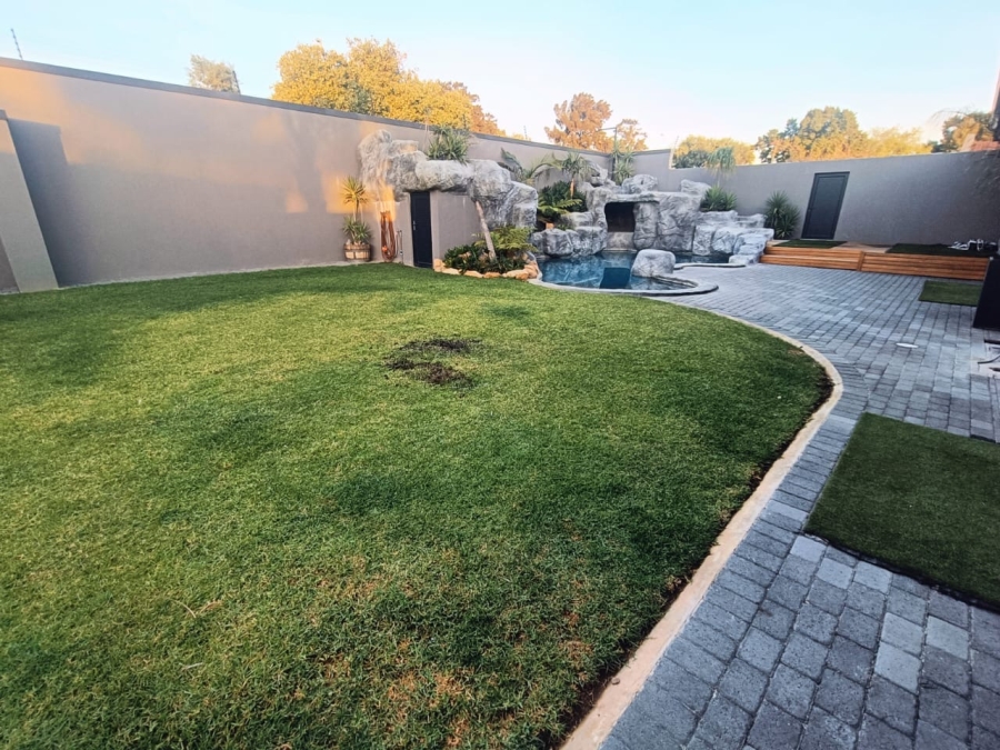 6 Bedroom Property for Sale in Elim Western Cape